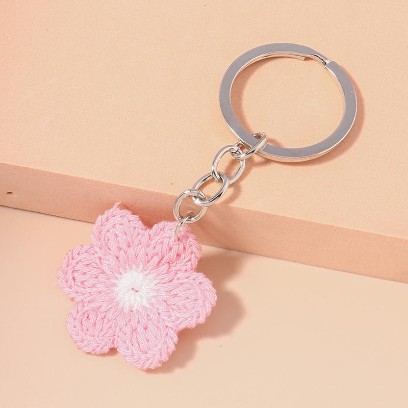 New Handmade Knitted Flower Keychain Crocheted Love Heart Keyring Pendants for Car Key Holder Handbag Decor Jewelry Gifts