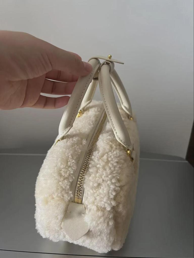 Cute Lamb Plush Saddle Bag - New Autumn/Winter 2023 Fashion Versatile Casual Shoulder Handbag.