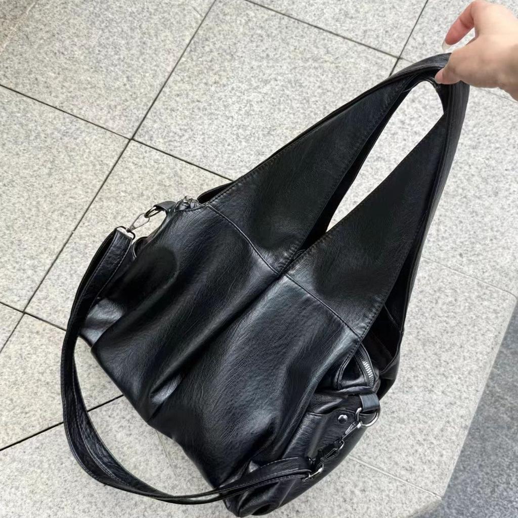 American retro oil wax leather large-capacity tote bag black high-end versatile shoulder underarm bag commuter messenger bag