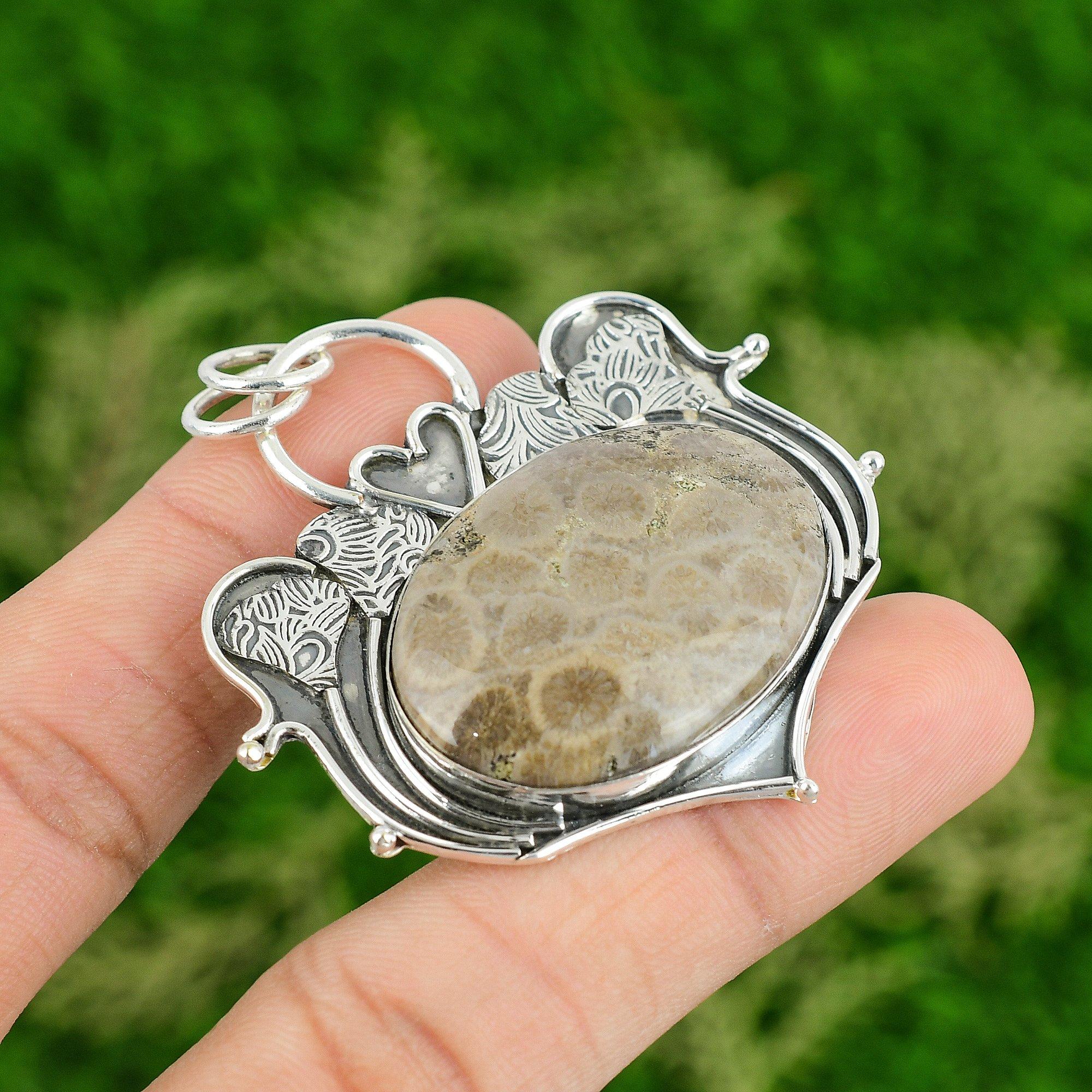 

Сделка ко Дню дочери Подвеска из стерлингового серебра овальной формы с окаменелым кораллом для свадьбы жены