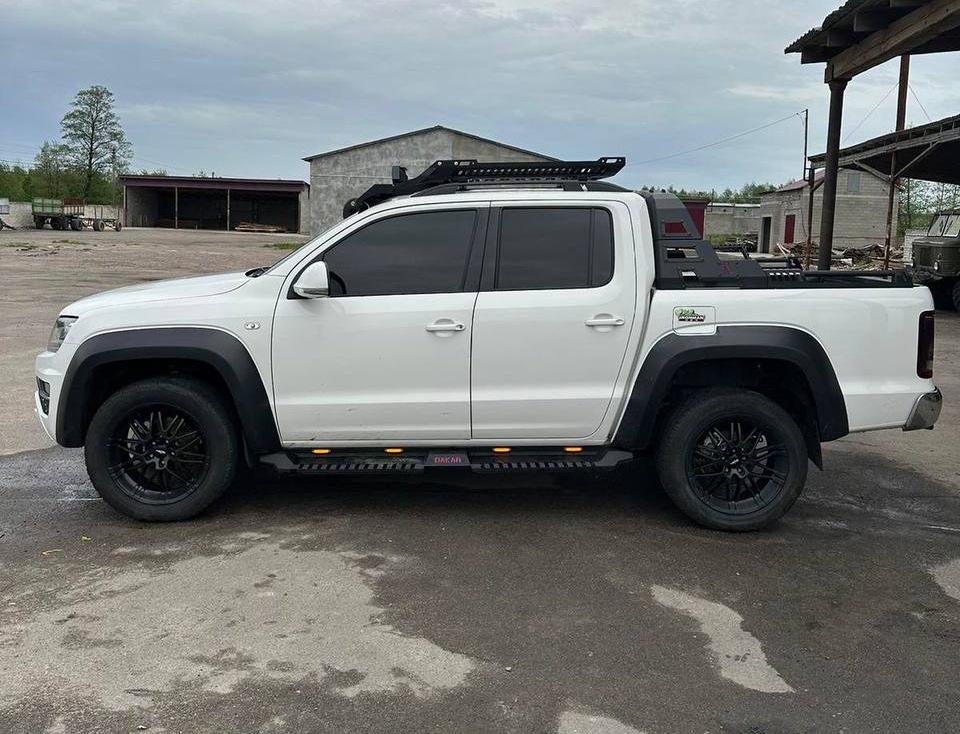 Боковые пороги Dakar V2 с LED (2 шт, металл) для Volkswagen Amarok 2010-2022 гг