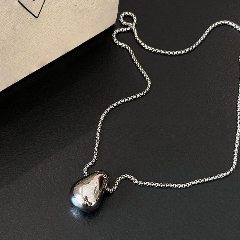 Silver Tone Metal Layered Necklaces Shiny Water Drop Pendant Lightweight Comfortable for Women Office Daily Wear