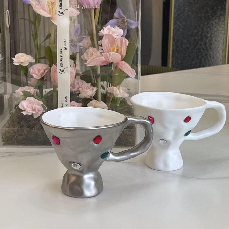 Dışında Taşlı Seramik Kahve Kupaları Çay Fincanları Latte Süt Ev Dekorasyonu İçecek Fincanları Hediye Kahvaltı El Yapımı Düzensiz Kupa