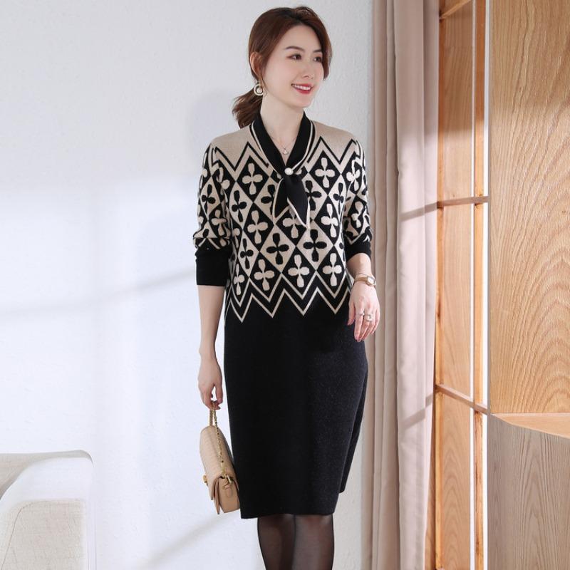 Medium and Old Large Size Women's Knitted Dress, New Fashionable Medium and Long Mother Loose Bottoming Sweater Skirt