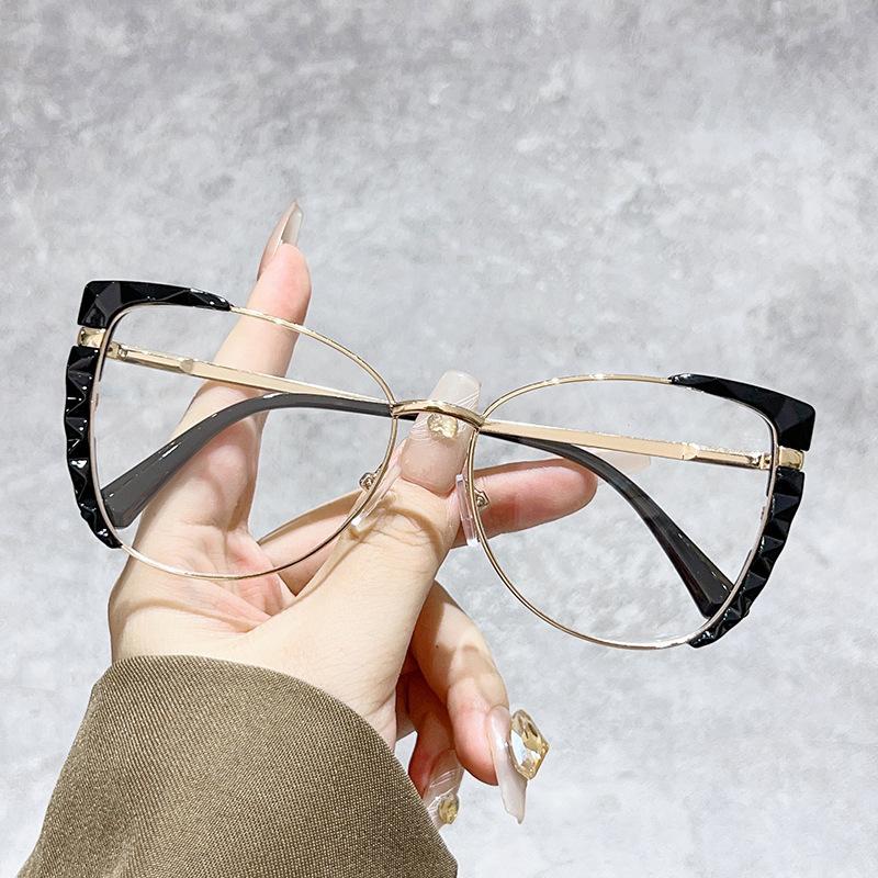 New Fashion Cat Eye Large Frame TR90 Photochromic Reading Glasses Women Anti Blue Light Prescription Eyewear