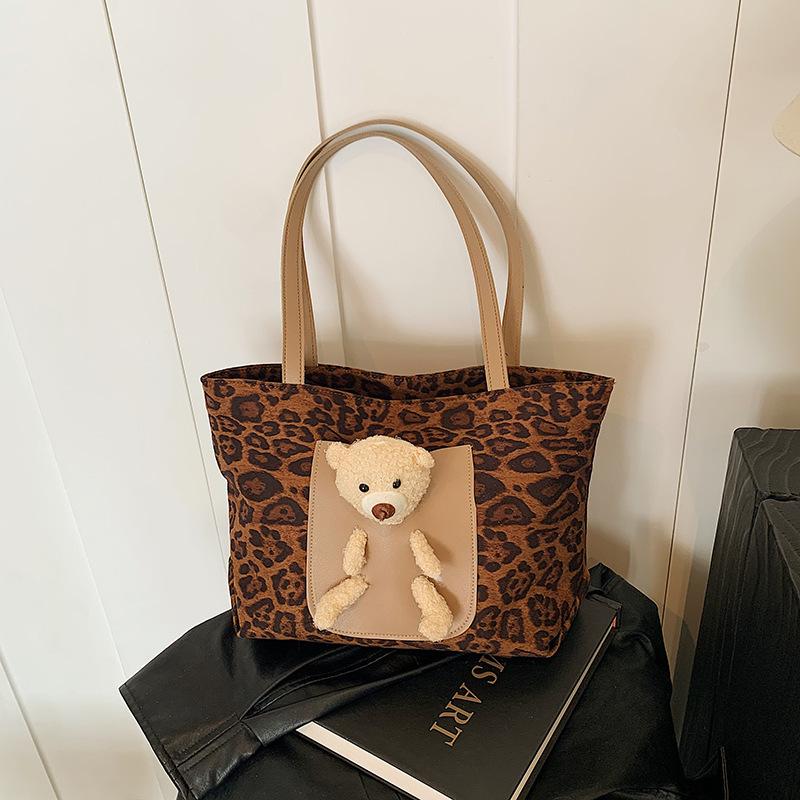 2025 Autumn and Winter Casual New Retro Fashion Commuter Single Shoulder Tote Armpit Bag Women Large Capacity Leopard Print