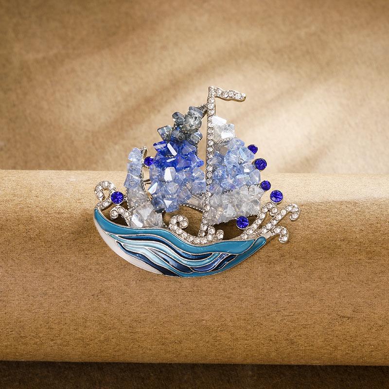Blue crystal sailing ship brooch for ladies and gentlemen, coat pin, accessory for decoration