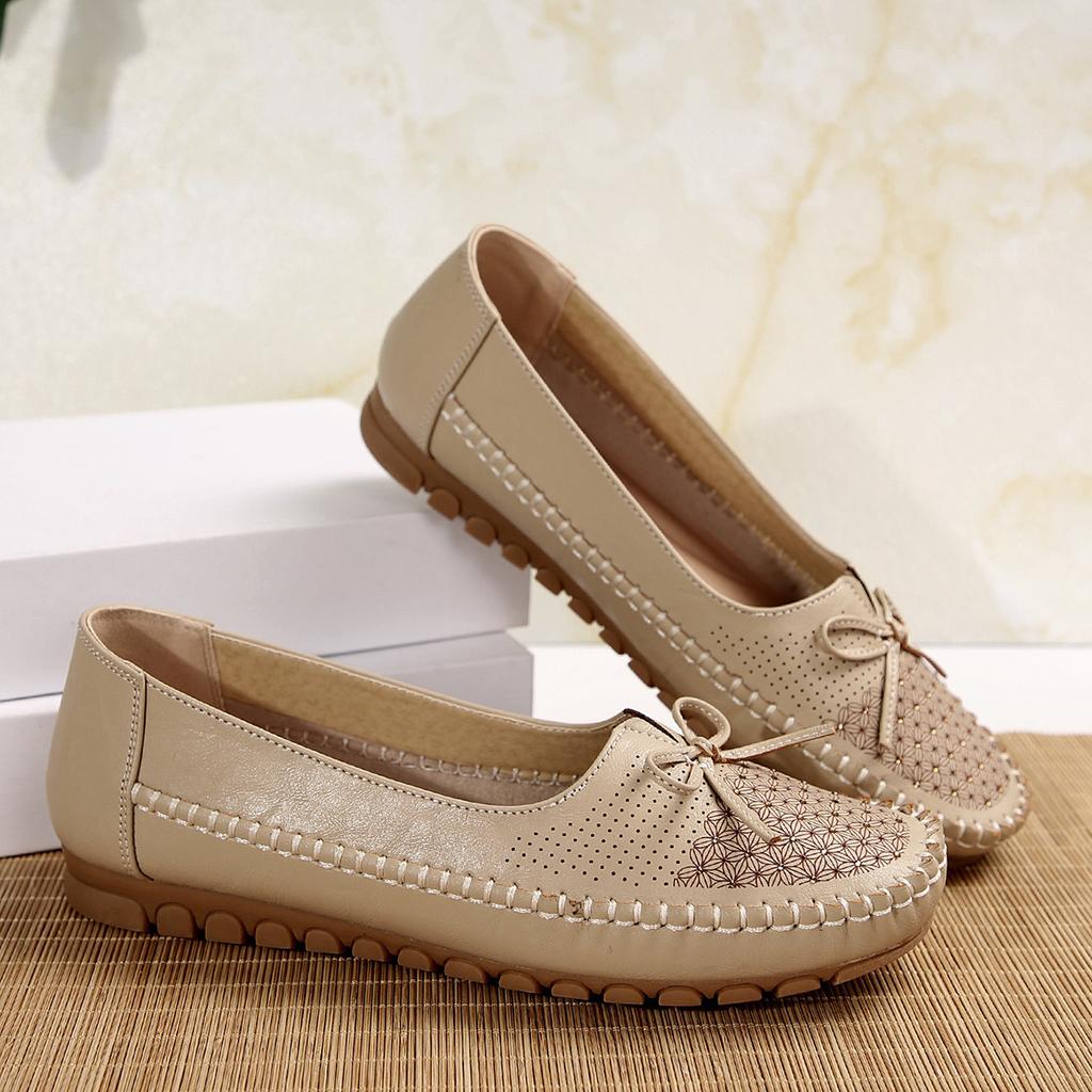 Dames beige flats med ankelkjedelignende dekorasjon - Slip-on sko med lukket tå, overdel i PU ekte skinn og polstret innersåle - Hverdagssko for alle årstider