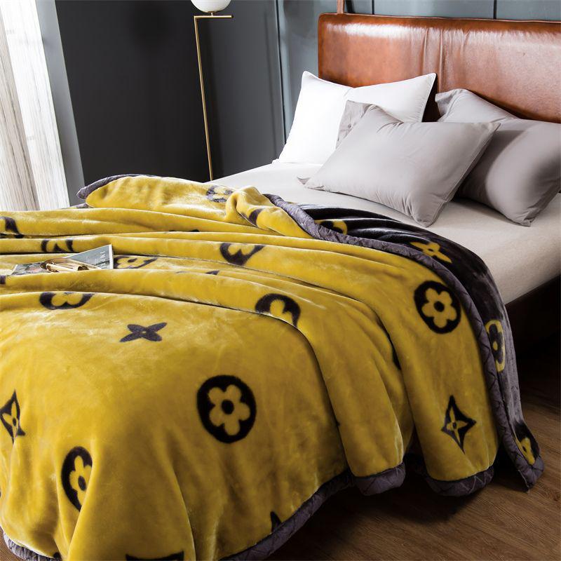 G5Z Thickened Raschel & Coral Flannel Winter Blanket for Dorms & Bedrooms