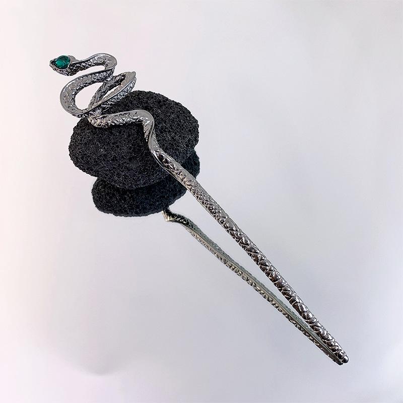 Vintage Chinese Style Hairpin for Updos - Elegant Retro Hair Stick with Tassel for Qipao