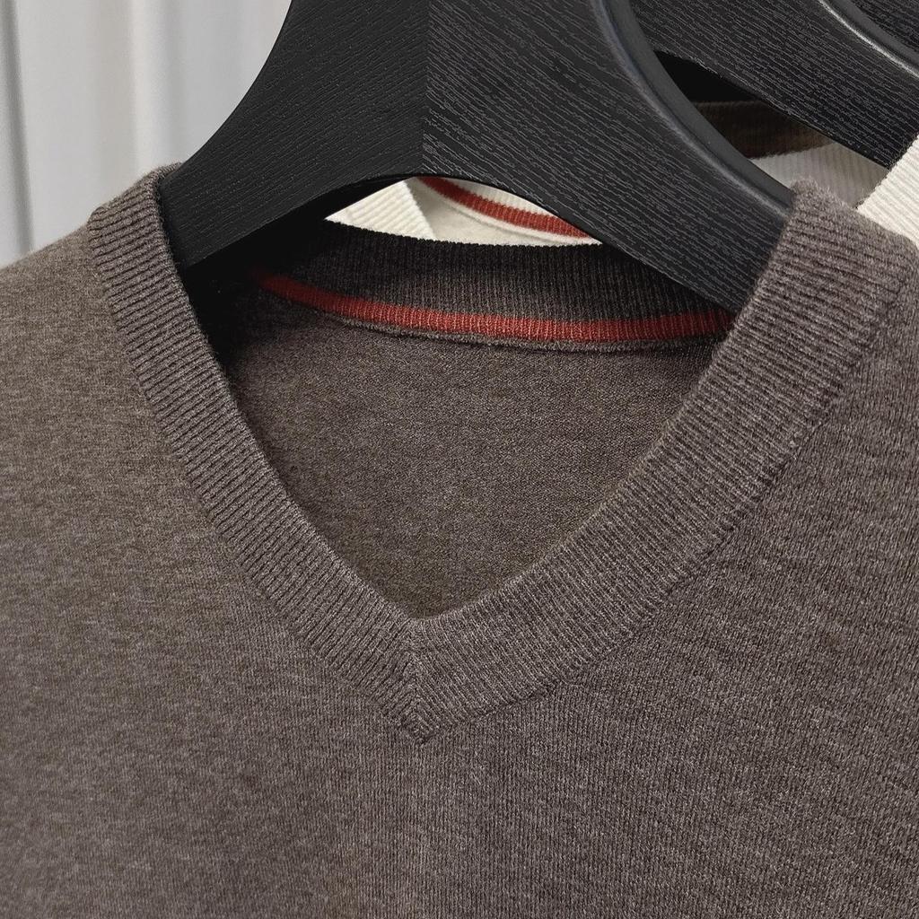 Men's Trendy Solid Color V-Neck Wool Sweater for Autumn/Winter - Base Layer Casual Knit Pullover