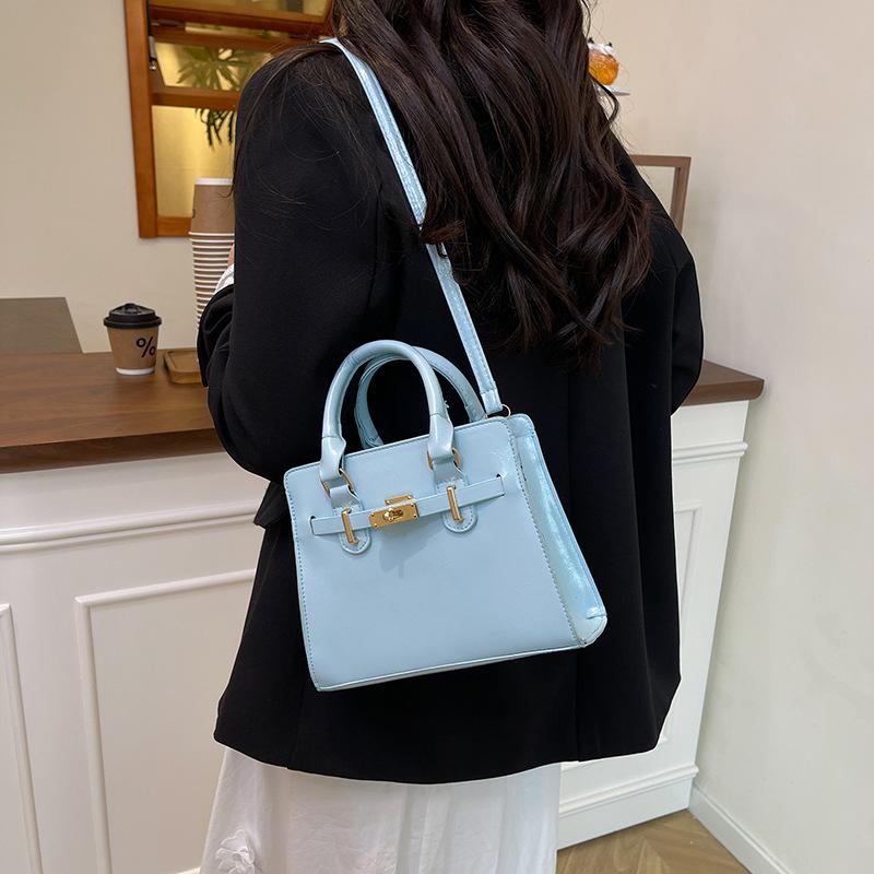 Handbag Bag Women's Texture Large Capacity Niche Design Women's Elegant Small Square Bag Simple Shoulder Messenger Bag