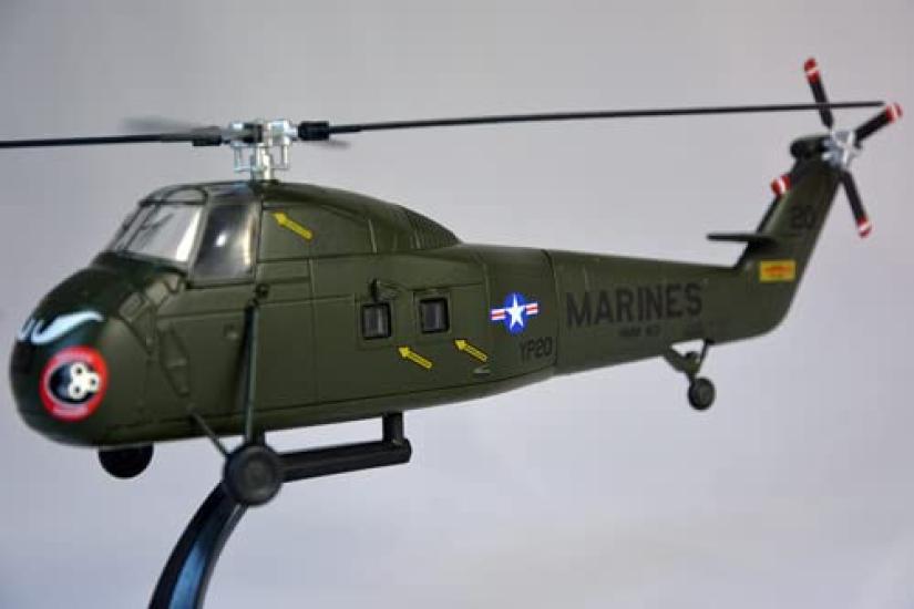 US Military Helicopter Finished Sikorsky Seahorse Model, Product, 1/72 Scale, UH-34D [Used]