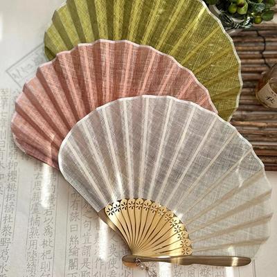 Retro vějíř ve stylu Japanese, ve tvaru mušle, z hedvábné látky a bambusu, skládací vějíře s přívěskem, svatební ruční vějíře, jednobarevné zakřivené kostice