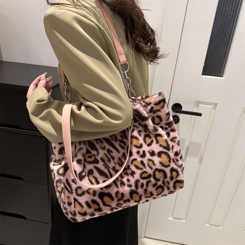 Leopard print plush trend chain, personalized versatile simple fashion casual bag, shoulder underarm bag