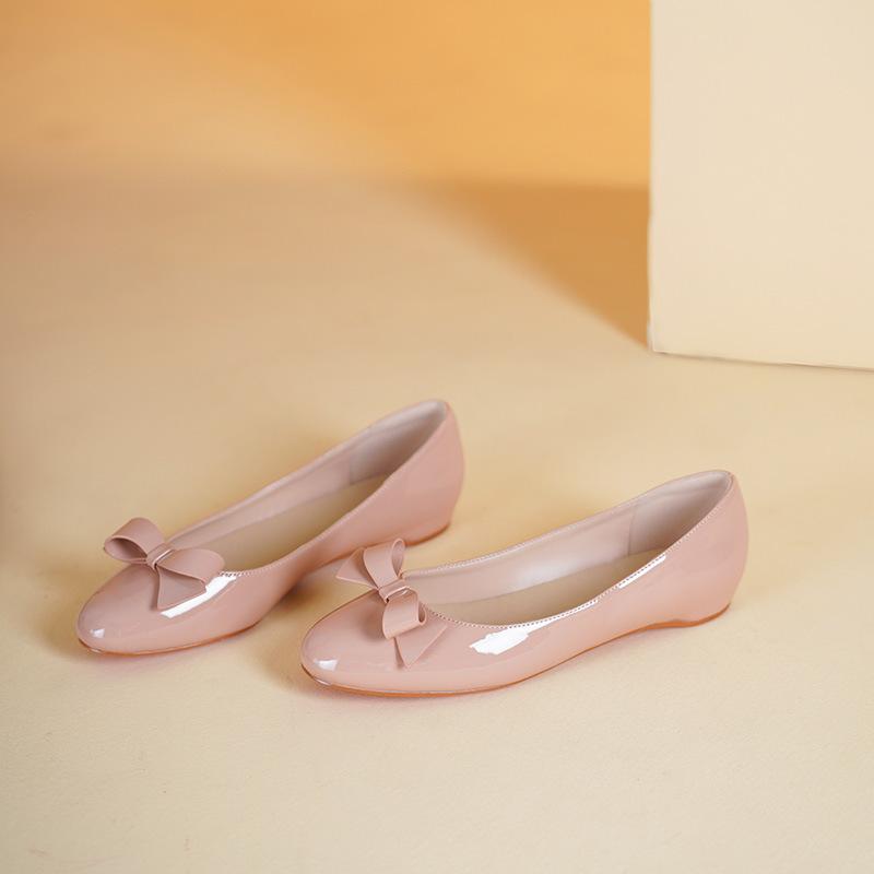 

Женские туфли на каблуке Модные Лакированная кожа Элегантные Мелкие с Бантом-Бабочкой Низкий каблук Лодочки Комфортные Мягкие Универсальные Увеличивающие рост Туфли 34 телесный