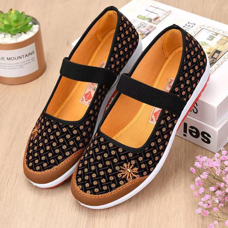 Весенняя женская удобная дышащая легкая и износостойкая повседневная обувь на мягкой подошве для ленивых чтобы наступать 35 чёрный 1138₽