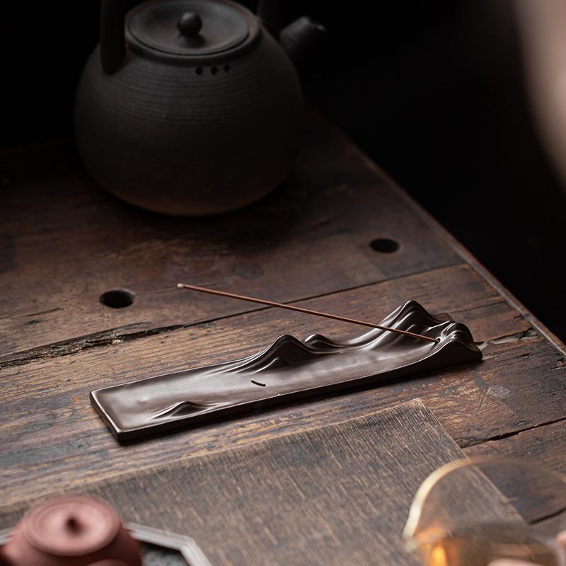 Handgefertigter Keramik-Berg-Räucherstäbchenhalter Minimalistisch Elegant Handwerklicher Räucherstäbchenhalter Räuchergefäß Meditation Geschenk für Sie