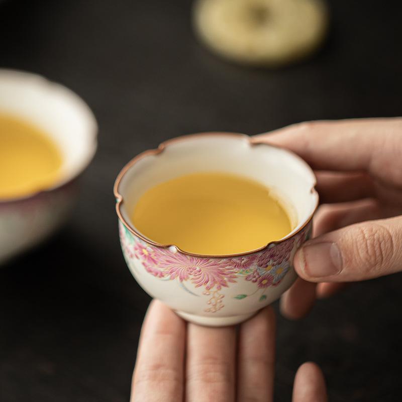 Gongfu Tea Master Cup Ceramic Single Tea Bowl Fluted Rim Egg Form for Chinese Tea Ceremony Home Use