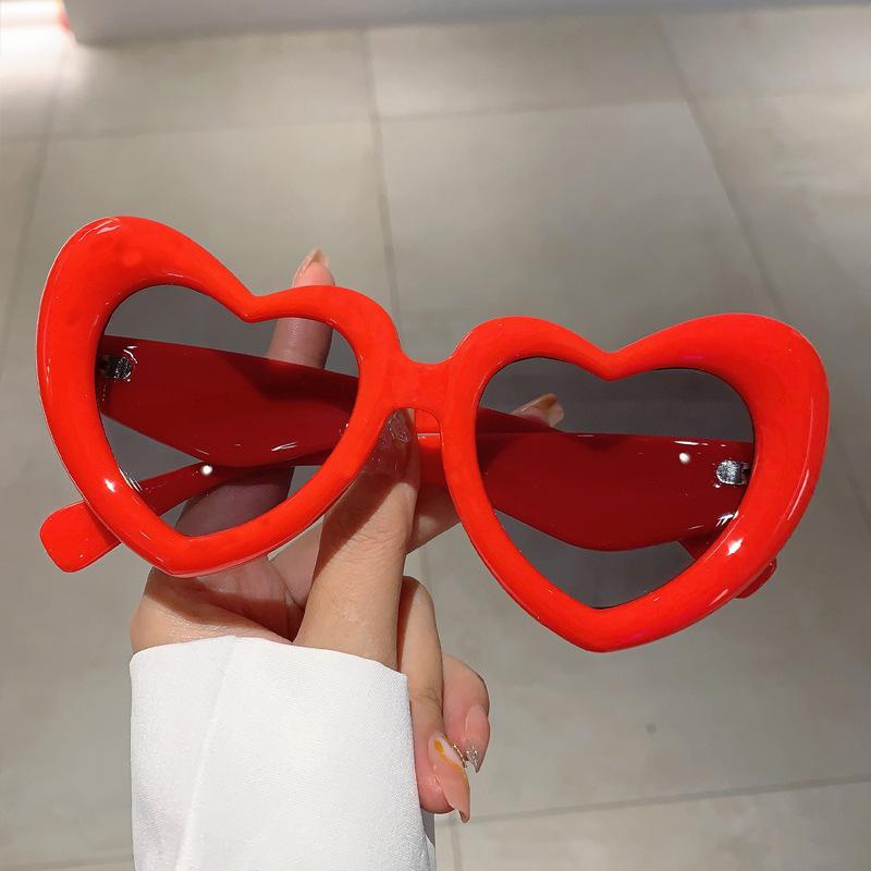 Y2K Oversized Love Heart Sunglasses Punk Pink Shades Vintage Candy Eyewear Trendy Unisex Luxury Designer