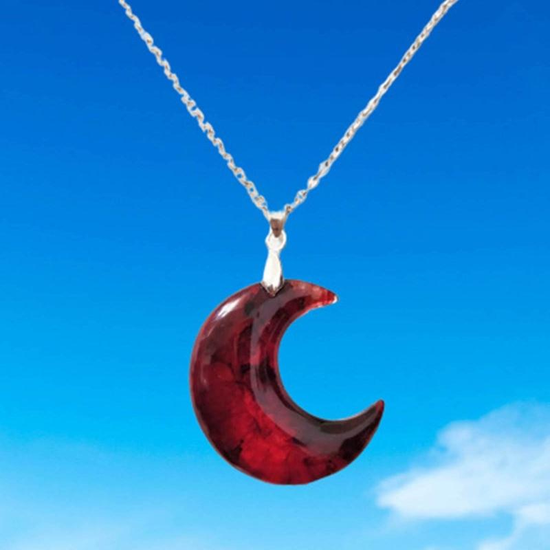 Blood Crescent Moon Pendant Necklace Clavicle Chain Necklace Simple Choker Thin Chain Necklace Jewelry for Women Girls