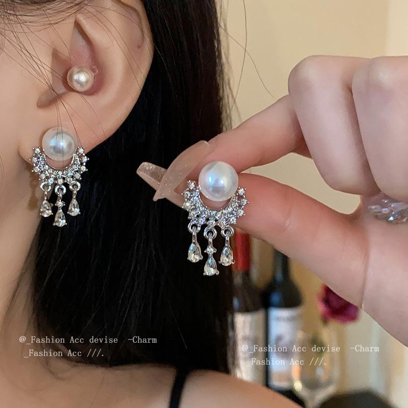 Silver Needle Diamond Pearl Fringed Earrings French Light Luxury Premium Earrings Retro Fashion Versatile Earrings Women