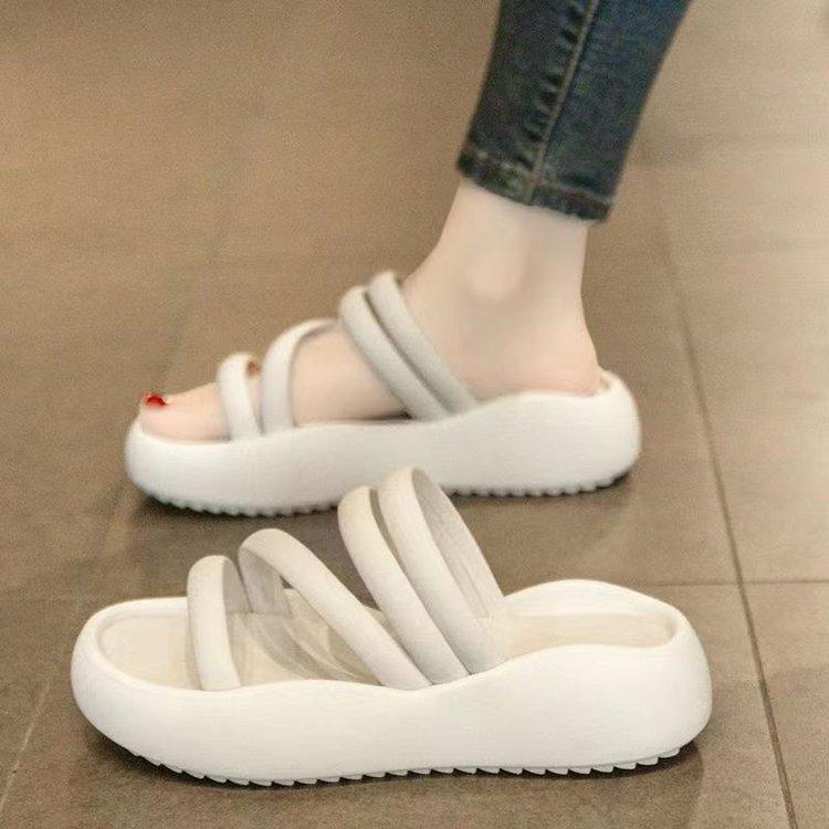 

Cool slippers women wear new thick-soled beach sandals in summer, fashionable women, pregnant women step on shit 40