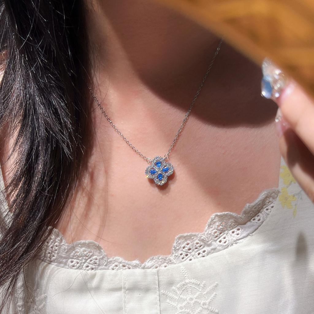 Hw Four-Leaf Clover Necklace Women'S Snowflake Water Droplets Full Of Diamonds Pendant Fashionable And Beautiful Giant Sparkle-Shaped Collarbone Chain