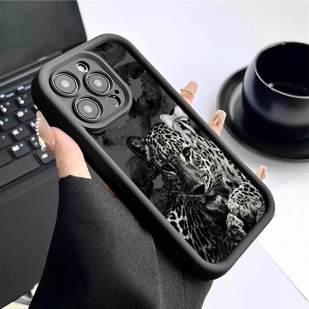 Ochranné pouzdro Cheetah Groove Black pro iPhone 15/16/17 Pro Max