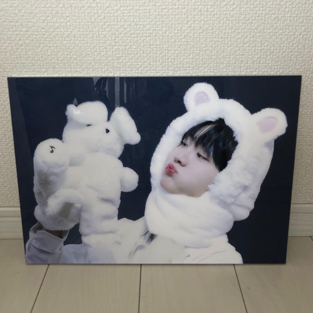 

[USED] Up for disposal: EVNNE Seung-on Birthday Cafe Acrylic Panel Master