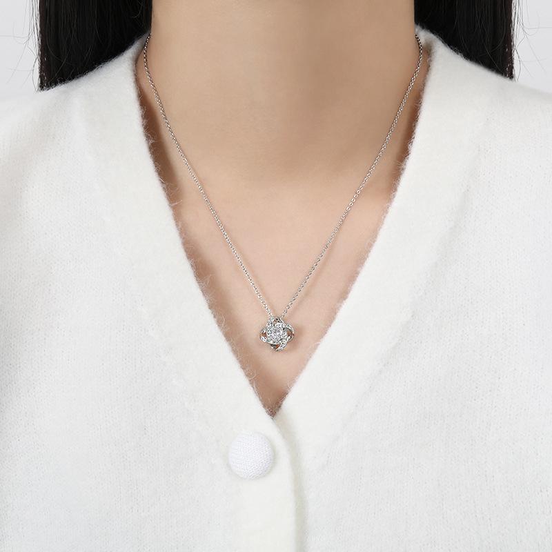 Fashion high-end hollow four-leaf clover with zircon necklace for women