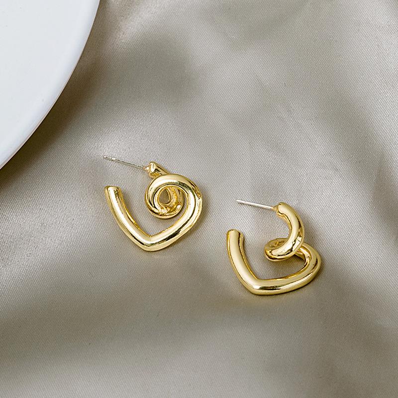 Line Heart Stud Earrings Female Personality Design Sense Cold Wind Twist Knotted Love Peach Heart Earrings