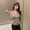 Gentle wind V-neck long-sleeved T-shirt for women's autumn and winter, slim-fitting waist temperament bottoming shirt, design sense and thin top