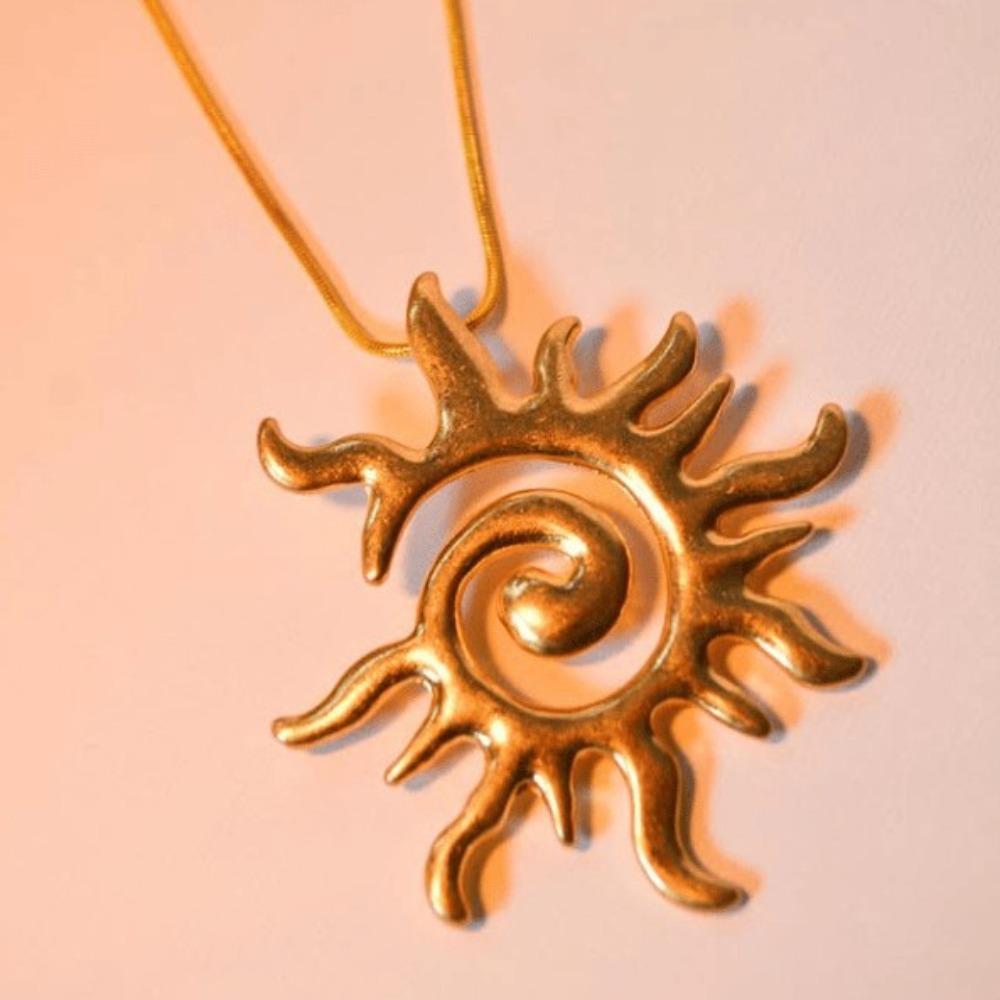 Personality Retro Gold Color Lava Conch Sun Pendant Snake Bone Chain Necklace for Women Summer Beach Fashion Jewelry Accessories