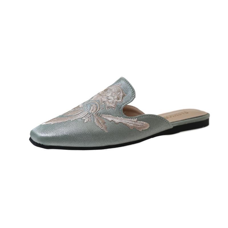 National style Chinese retro embroidery 2025 spring and summer new thick heel muller shoes outer wear women's bag head half slippers