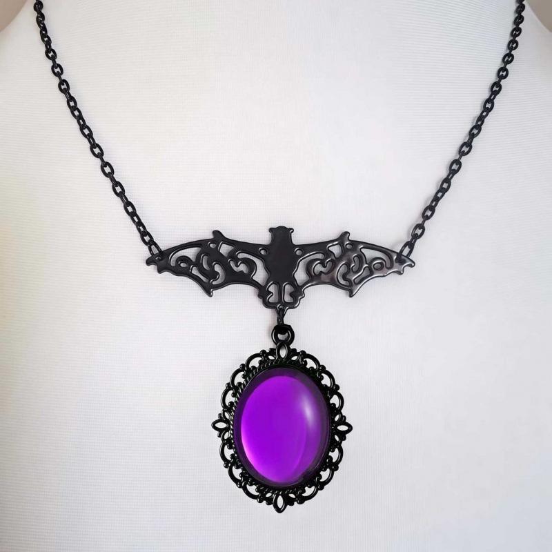 Gothic Bat Crystal Necklace - Women's Halloween Fashion Jewelry