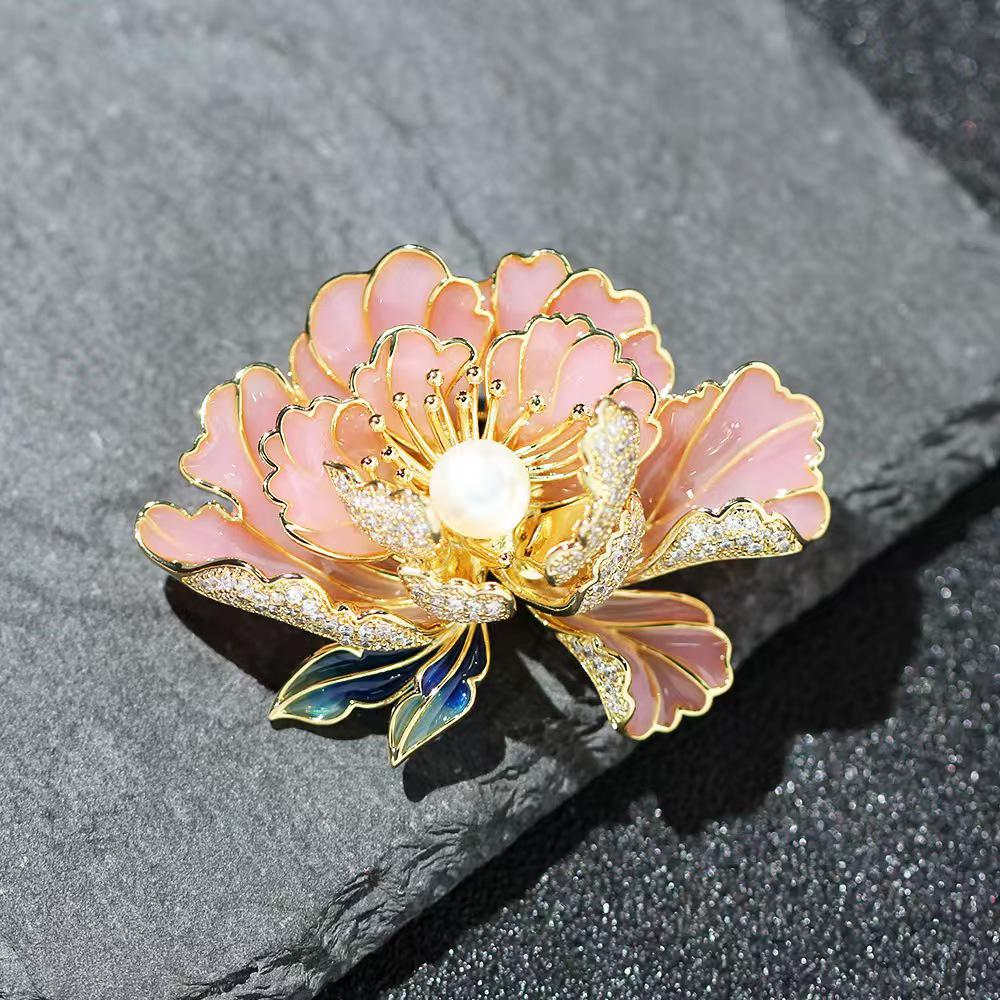 Elegant Luxury Brooch: Versatile and Exquisite Pin for Suit Jackets - Japanese and Korean Inspired Design