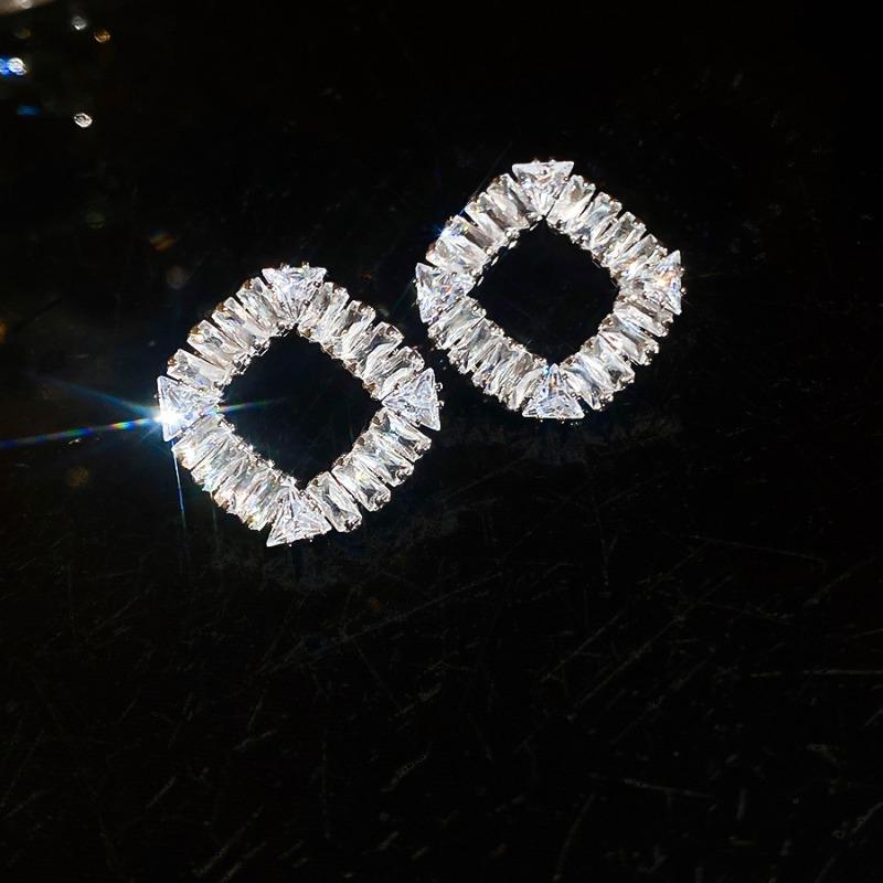 One Look At 10,000 Years~ Silver Needle Zircon Rhombus Stud Earrings Light Luxury High-end Fashion Earrings Design Earrings Women