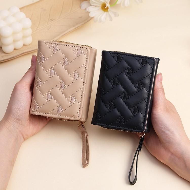 New Women's Short Wallet, Simple Fashion Embroidered Love Women's 30% Off Card Bag, Multi-card Position Wallet, Wallet