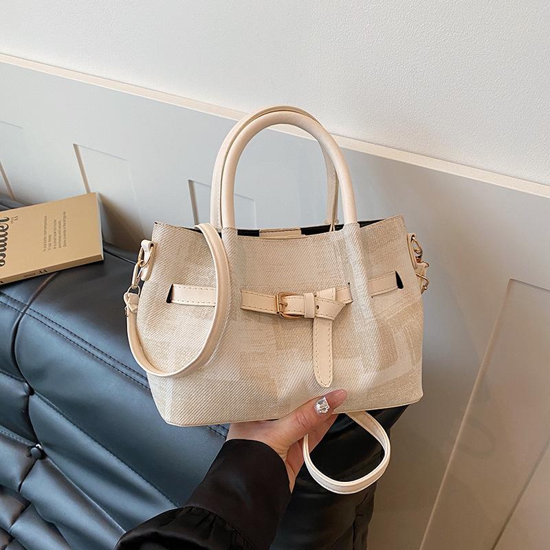 Retro Handbag, Fashionable Crossbody Bag, Exquisite Shoulder Bag