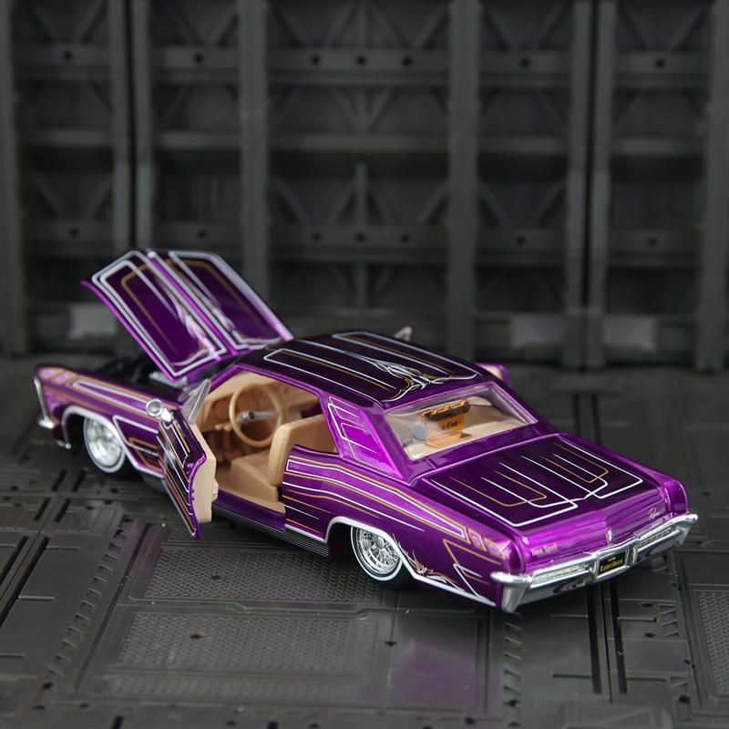 Maisto 1:26 Simulation Buick Riviera Alloy Car Model Ornament Collection Car Doors Can Open Supercar Static Desktop Gift