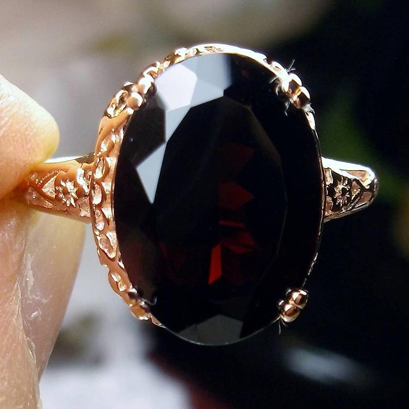 Huitan Retro Red Zircon Ring - Elegant Women's Statement Jewelry for Events