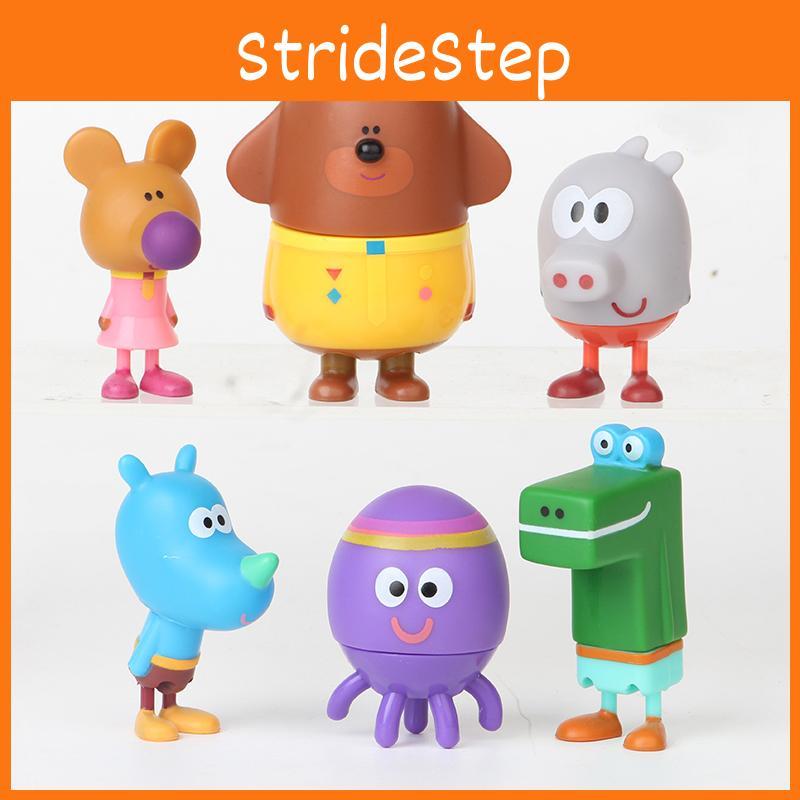 Delizioso set di 6 personaggi d'azione di Hey Duggee con distintivo, perfetto per i bambini a Natale.
