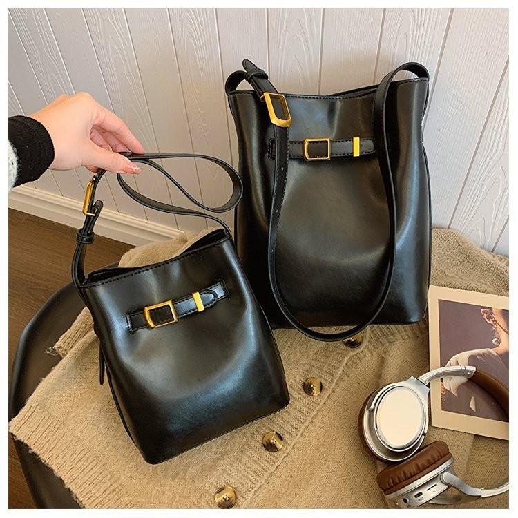 2023 Fashionable Simple Commuter Light Luxury Bag Buckle Shoulder Crossbody Bag Black Coffee Color City Simple Pu Bucket Bag