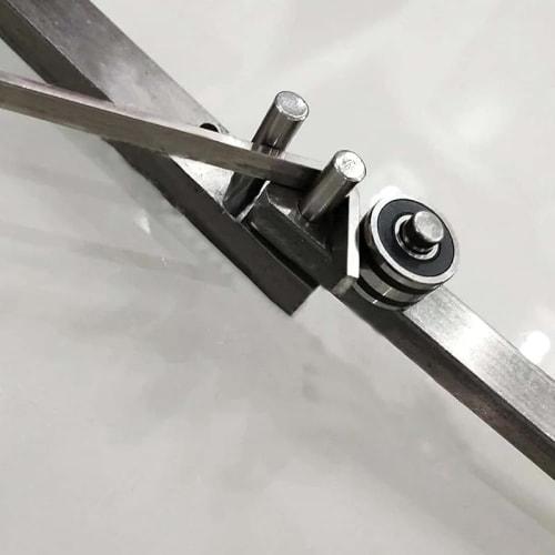 Vilom Manual Steel Bender: Compact Benchtop Bending Tool | For Iron Bars, Flat Bars, and Squared Bars | Maximum Bending Angle Control | Manual Operati