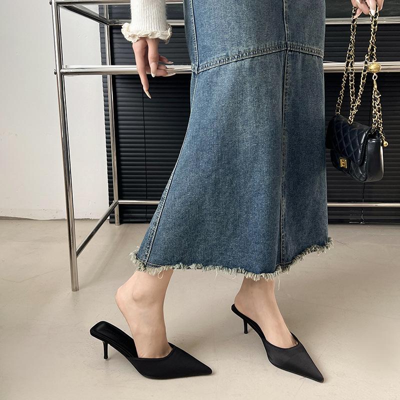 

Новые остроносые пустые сандалии простые сумка голова шпилька высокие каблуки шлепанцы модные универсальные с мелким вырезом 42 чёрный