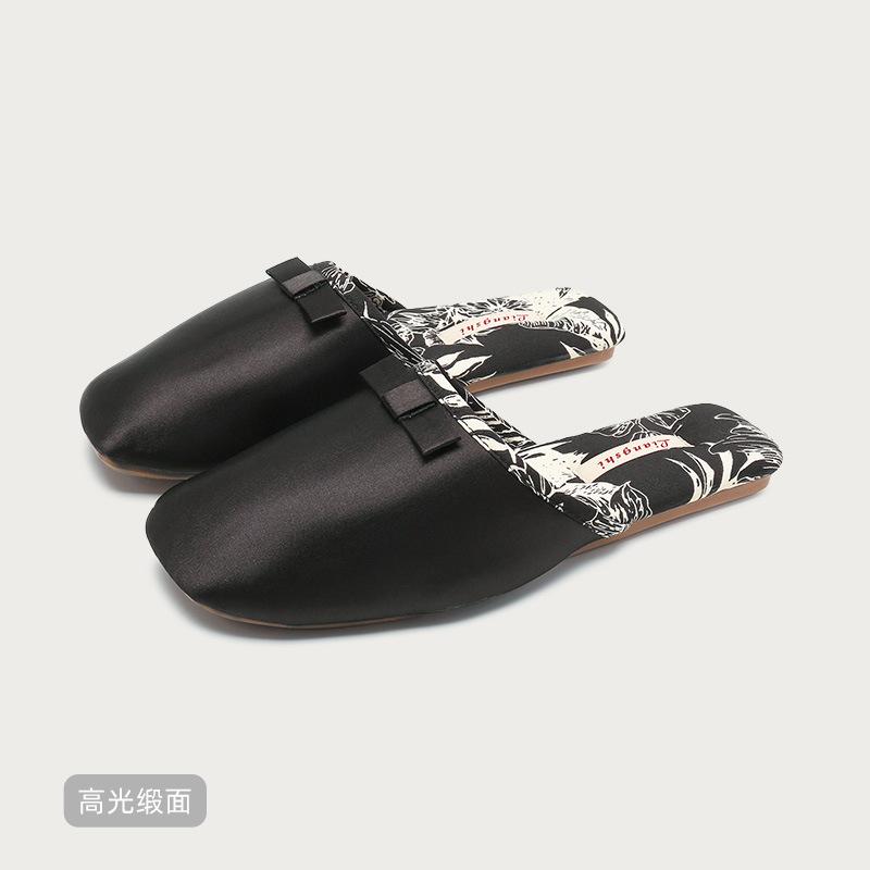 Fashion Luxury Silk Print Design Flat Slippers Women Sweet Butterfly Knot Decoration Modern Slippers Comfortable Elegant Home Slippers