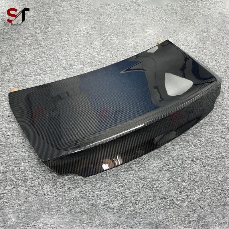 Nissan GTR35 Carbon Fiber Trunk Spoiler and Tail Cover Modification Kit