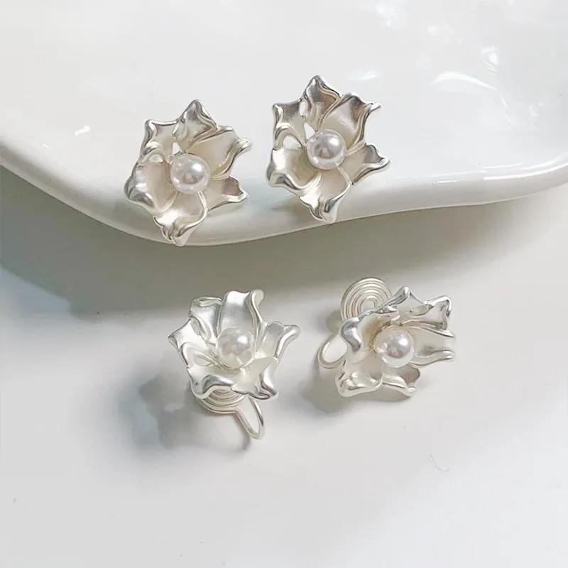 White Flowers Imitation Pearl Stud Earrings Elegant Alloy Jewelry Delicate Gift for Girls