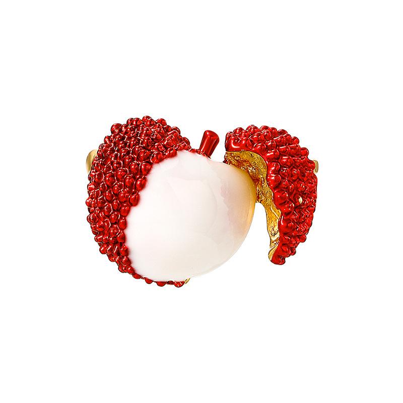 Delicate and small lychee brooch, cute niche design sense, anti-light buckle, fashionable and personalized cardigan, corsage pin for women
